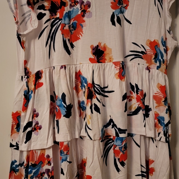 Torrid SuperSoft tiered knit floral blouse - Picture 3 of 5